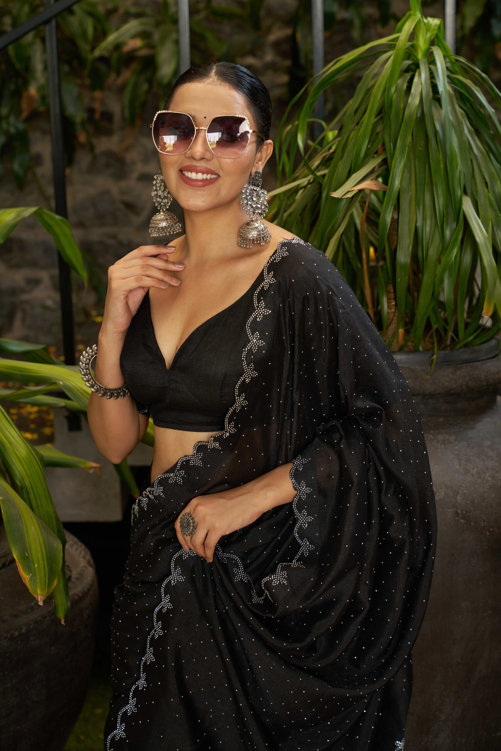 Sitanjalinx Dola Silk Banarasi Bridal Saree – Ready to Wear Sitanjali Designer Vichitra Silk Saree With Unstiched Blouse Piece - Image 6