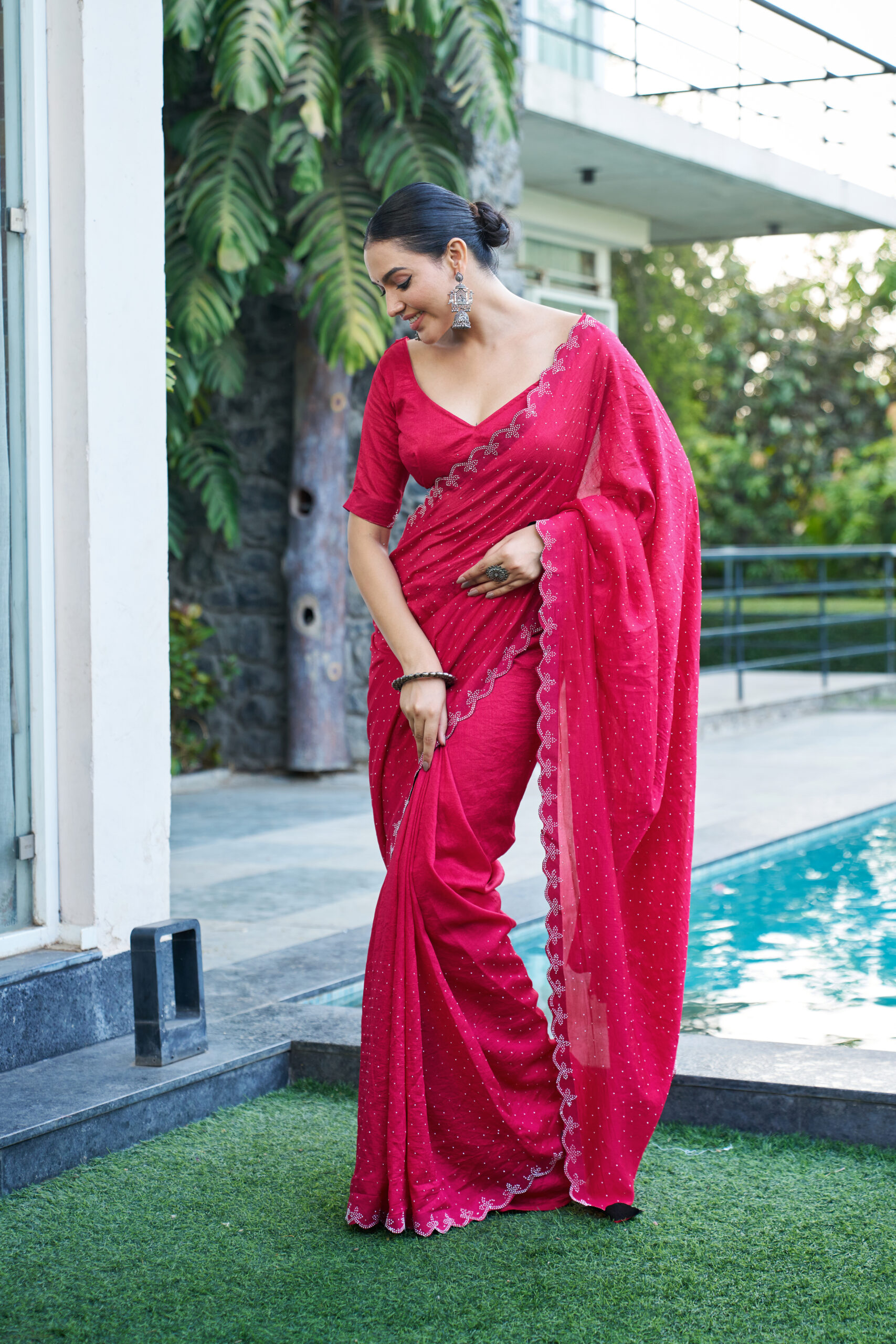 Sitanjalinx Dola Silk Banarasi Bridal Saree – Ready to Wear Sitanjali Designer Vichitra Silk Saree With Unstiched Blouse Piece - Image 2